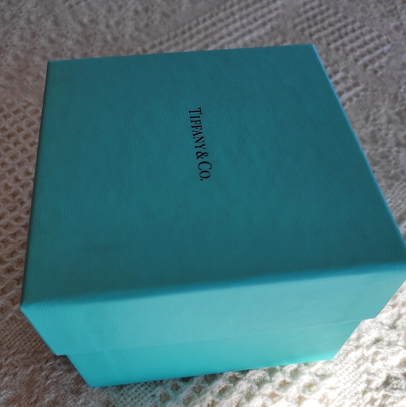 💙 Tiffany Authentic Packaging Bundle 💙 Medium Box & Pouch 4" x 4" x 3" - Picture 3 of 9